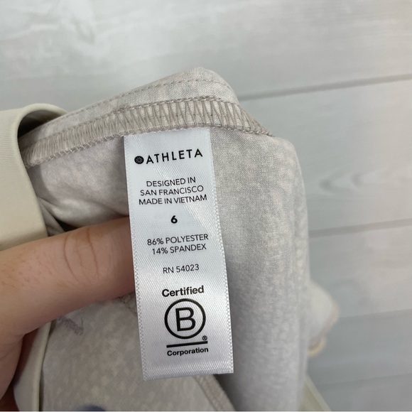 Athleta Venture Printed Pants Size 6 NWT - Picture 12 of 13